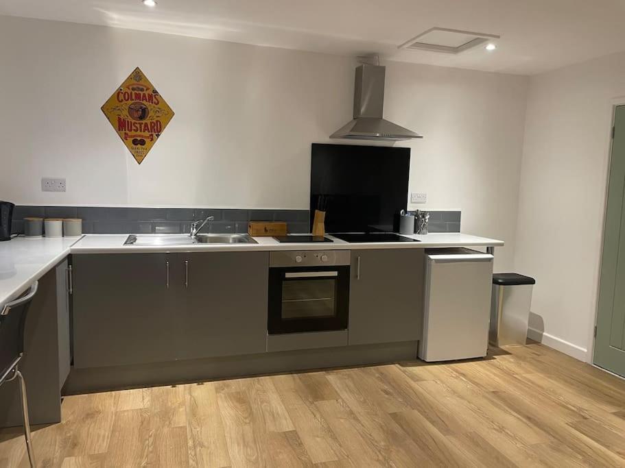 Poplar Holiday Cottage Moulton Chapel 外观 照片